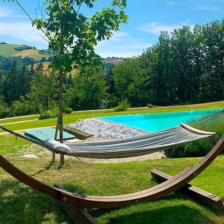 Casale Belvedere 9, Emma Pesaro